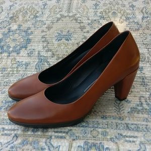 🍁Ecco Brown Leather Pumps Size 39🍁